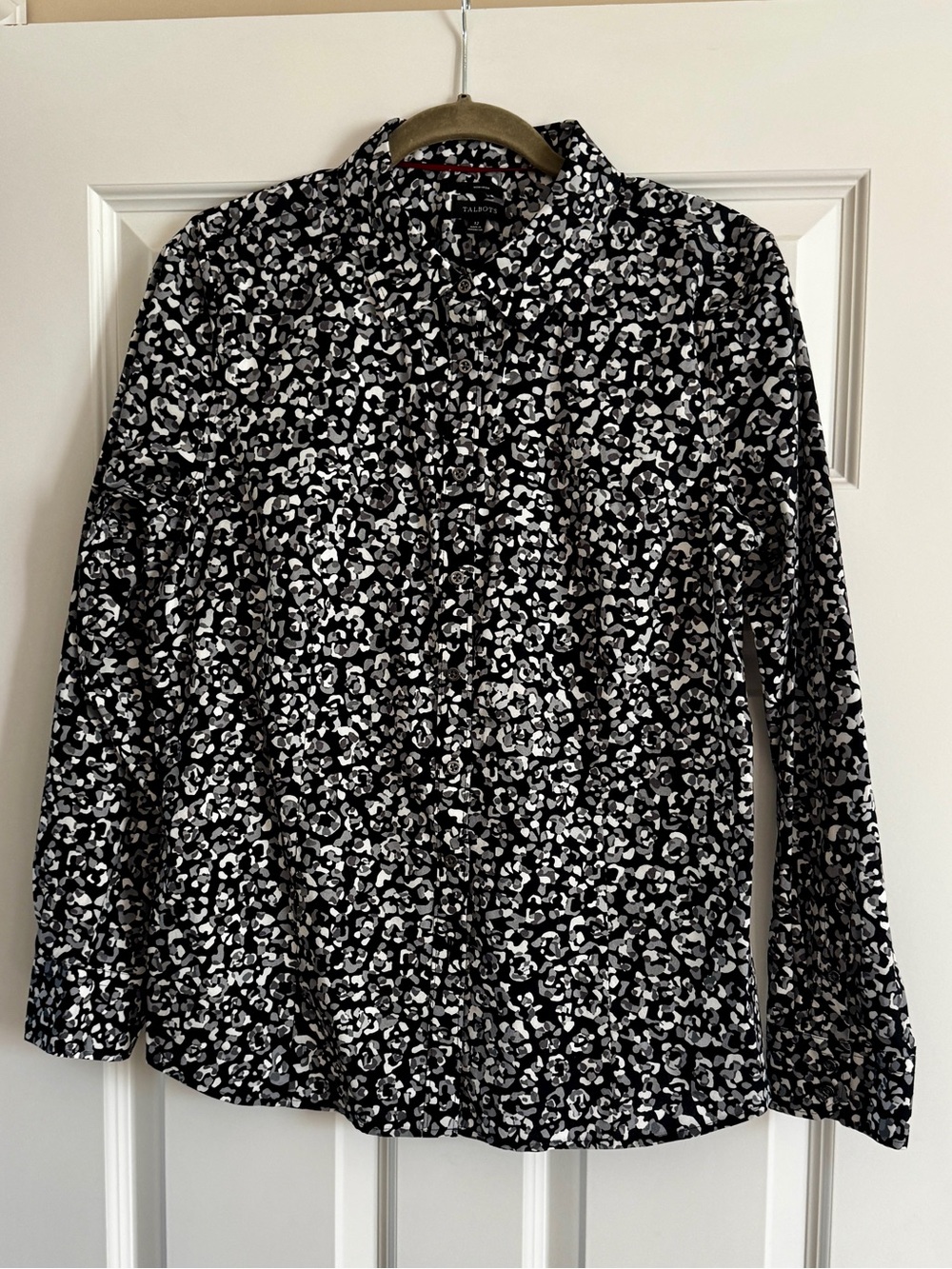 Talbots Black, Gray & White Leopard Printed Long-Sleeve Button-Down Shirt 12